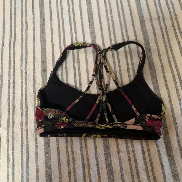 Lululemon free to be bra - Picture 2 of 3